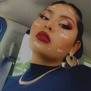 Meet your Posher, Gabriela